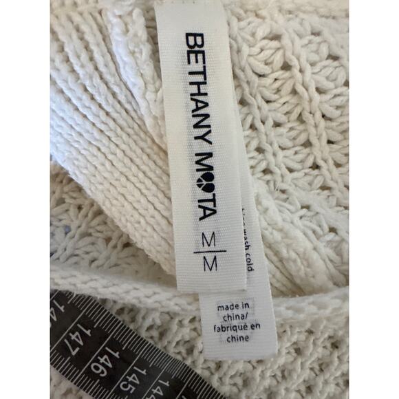 Bethany Mota Women’s Medium Crochet Blouse – Bows on Back, - Picture 6 of 7